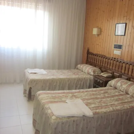 Sixto Hotel Montalvo